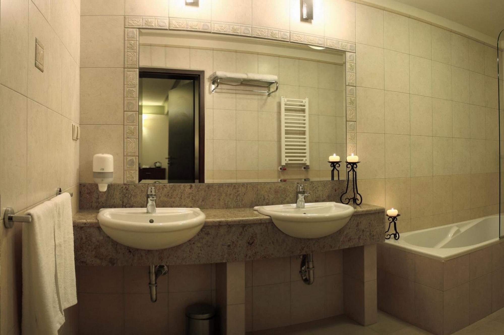Ahotel Чеховице-Дзедзице Экстерьер фото