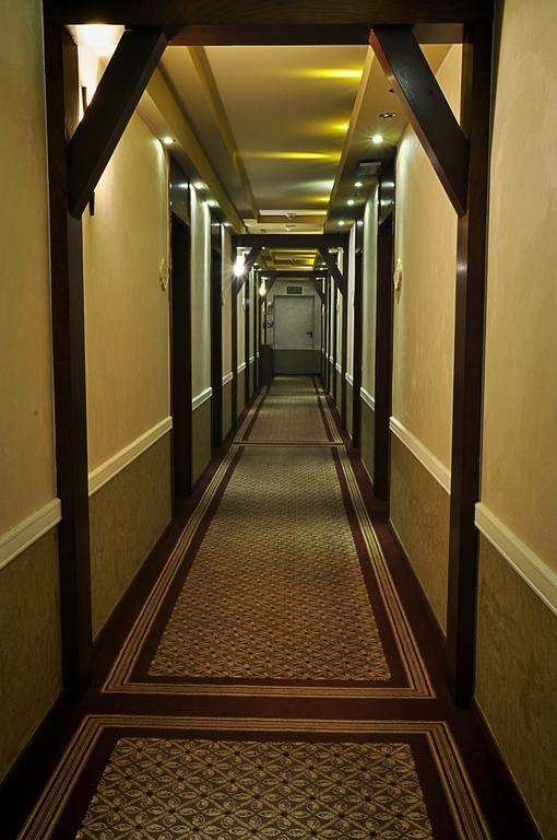 Ahotel Чеховице-Дзедзице Экстерьер фото